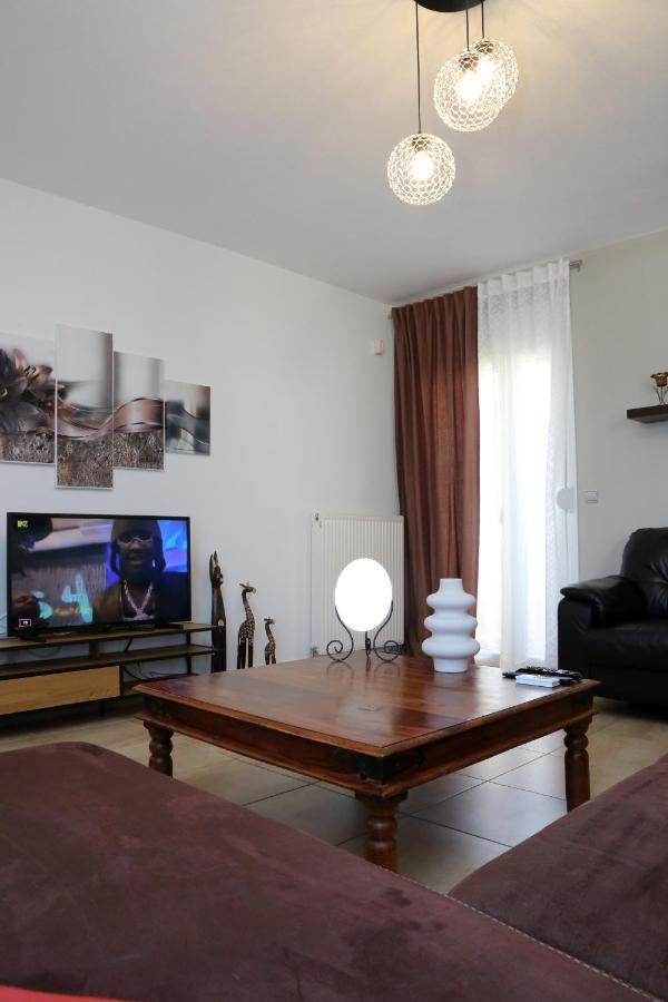 Nenas House Apartment Nea Iraklitsa Bagian luar foto